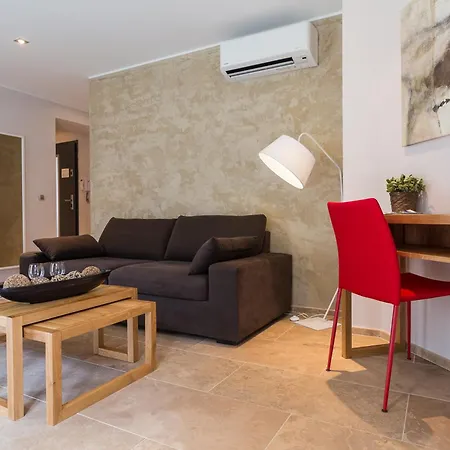 Aparthotel Velvet 4*