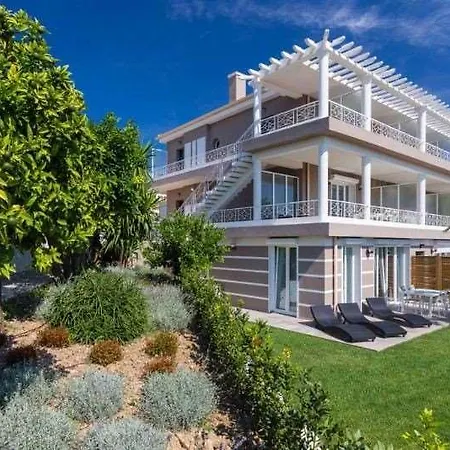 Velvet Aparthotel Villeneuve-Loubet