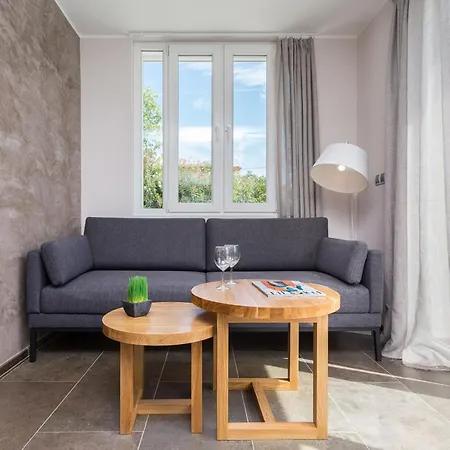 Velvet Aparthotel 3*