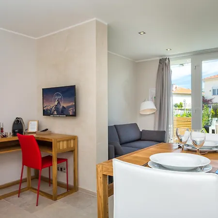 Velvet Aparthotel Villeneuve-Loubet