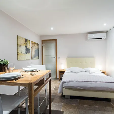 Velvet Aparthotel Villeneuve-Loubet