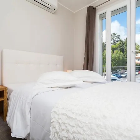 Velvet Villeneuve-Loubet