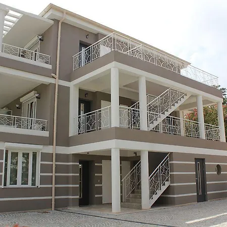 Velvet Villeneuve-Loubet