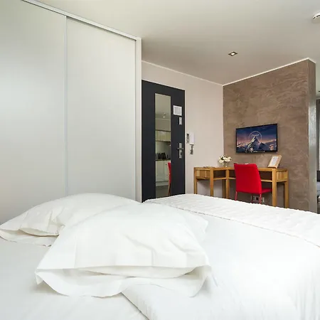 Velvet Aparthotel Villeneuve-Loubet