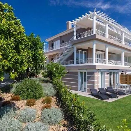 Velvet Aparthotel Villeneuve-Loubet