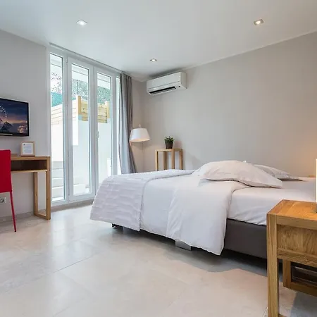Aparthotel Velvet 3*